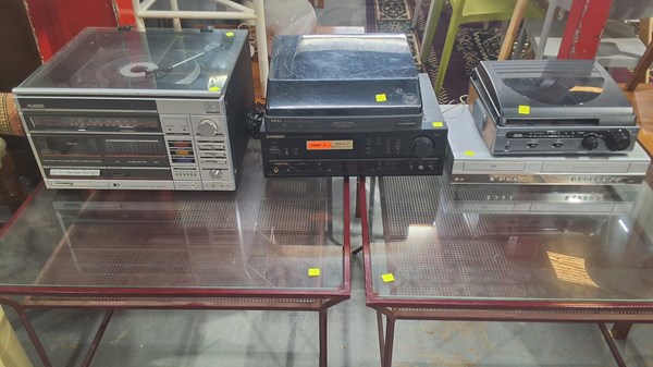 Lot 374 - STEREO LOT