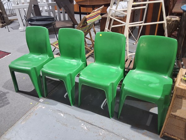 Lot 441 - STACKABLE CHAIRS