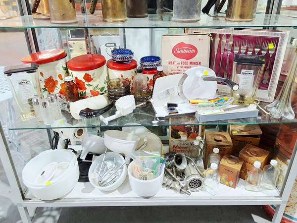 Lot 1391 - RETRO KITCHENWARES