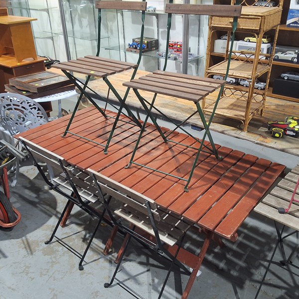 Lot 353 - OUTDOOR SETTINGS