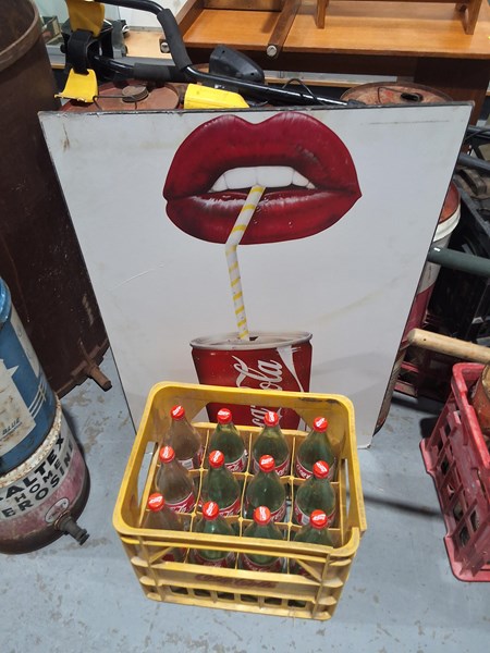 Lot 352 - COCA COLA