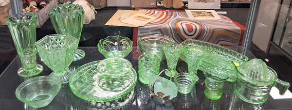 Lot 1375 - DEPRESSION GLASS