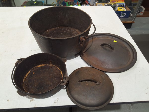 Lot 361 - CAMP STOVES