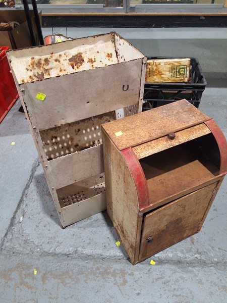 Lot 363 - METALWARE