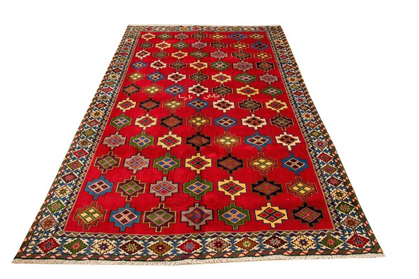 Lot 4 - SHIRAZ RUG