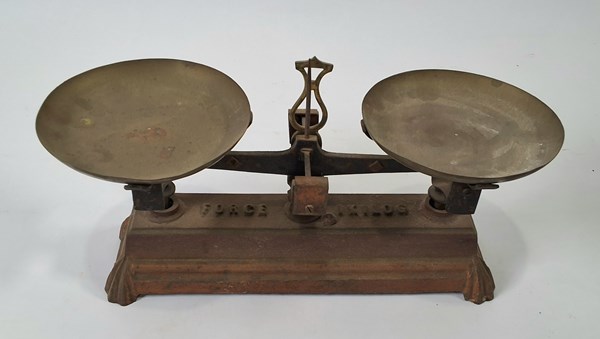 Lot 1277 - BALANCE SCALES