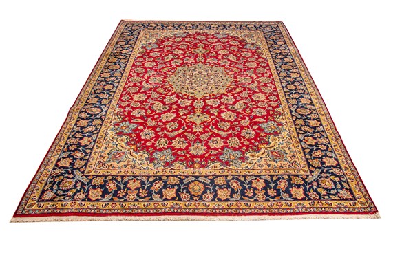 Lot 28 - ISFAHAN RUG