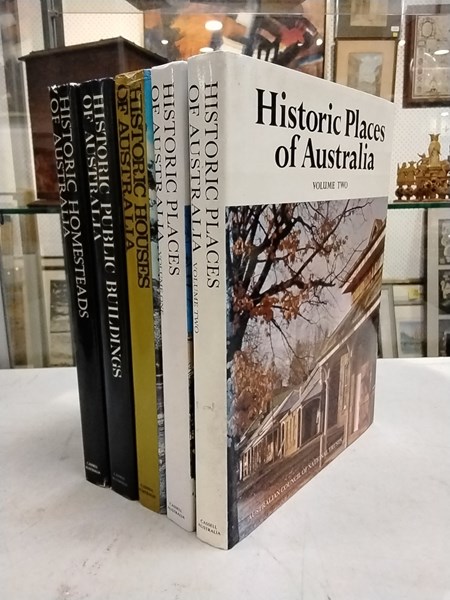 Lot 1167 - HISTORIC BUILDINGS OF AUSTRALIA. Five volumes in this impressive National Trust series