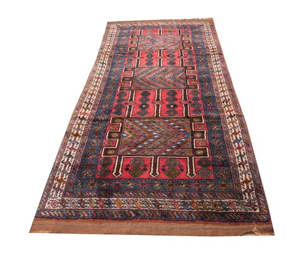 Lot 19 - HAMADAN RUG