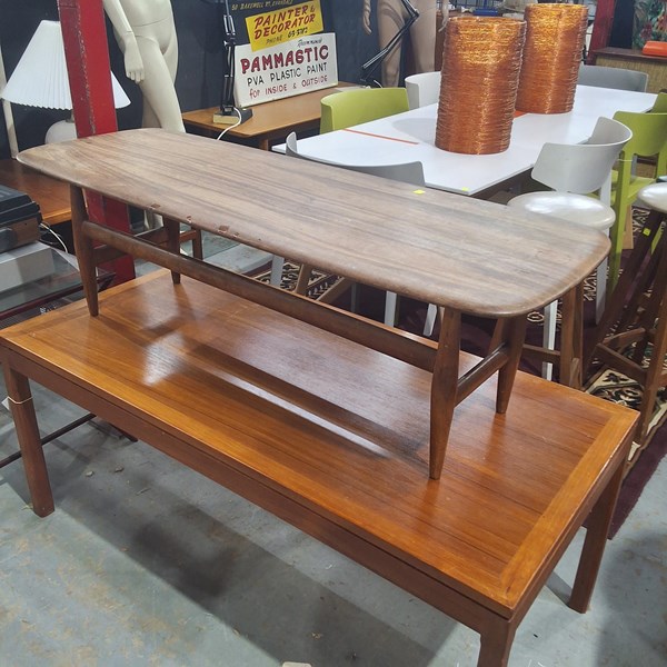 Lot 375 - COFFEE TABLE