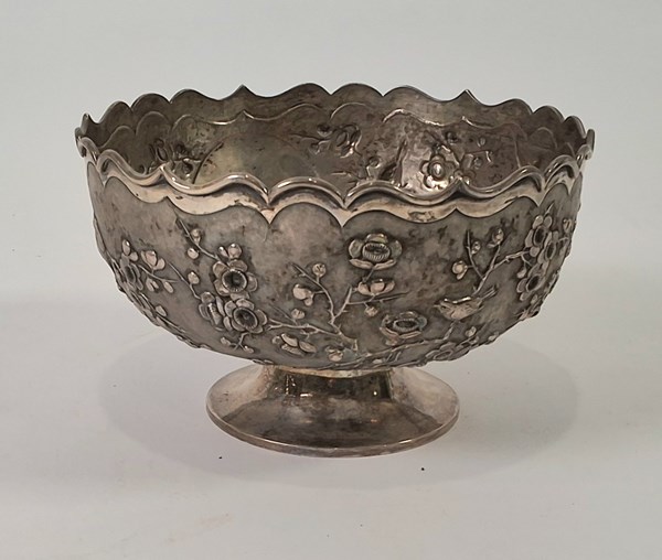 Lot 1039 - CHINESE SILVER BOWL