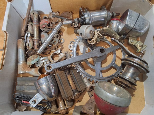 Lot 318 - BICYCLE PARTS