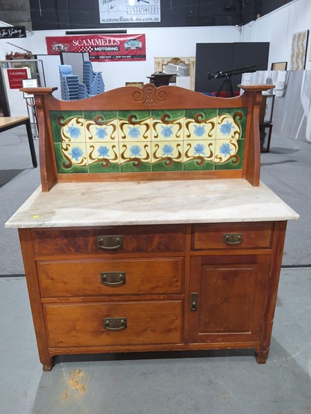 Lot 226 - HUON PINE WASHSTAND