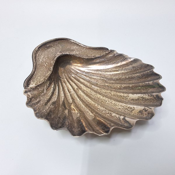 Lot 1036 - SILVER DISH