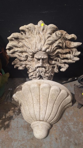 Lot 449 - GARDEN DECOR