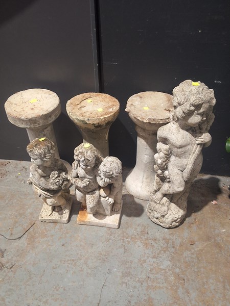Lot 446 - GARDEN STATUES