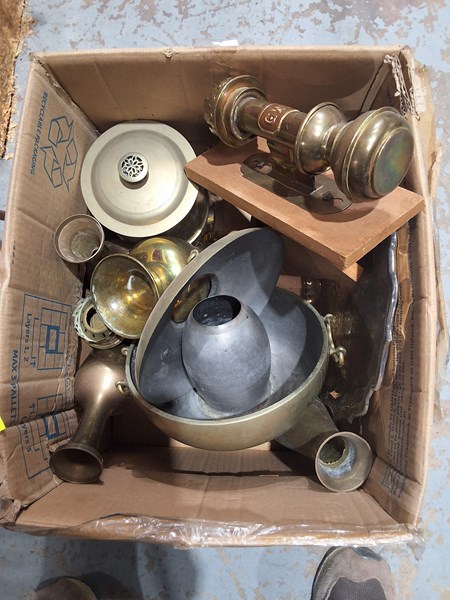 Lot 295 - BRASSWARE