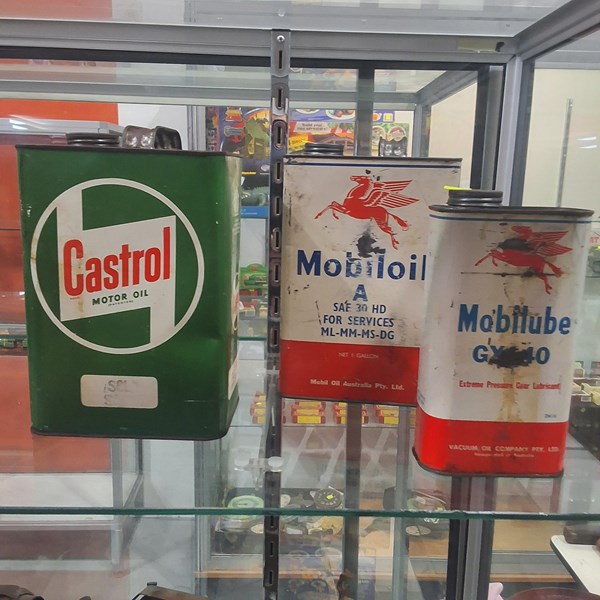 Lot 1388 - OIL TINS
