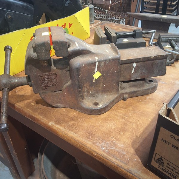 Lot 302 - BENCH VICE