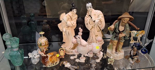 Lot 1327 - PRETTY ORNAMENTS