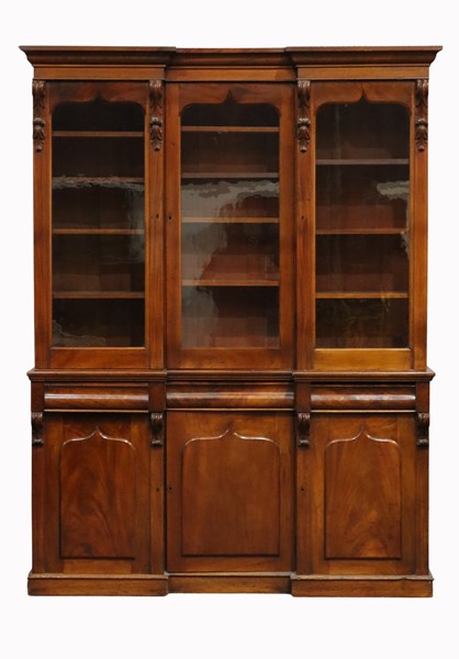 Lot 31 - BREAKFRONT BOOKCASE