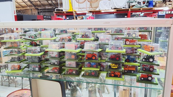 Lot 1392 - DIECAST VEHICLES