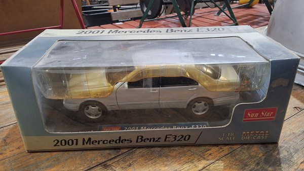 Lot 1420 - MERCEDES BENZ