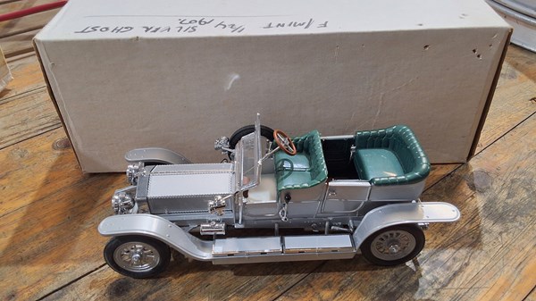 Lot 1421 - ROLLS ROYCE