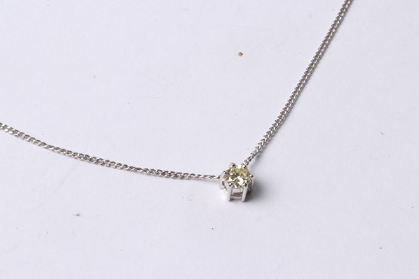 Lot 1022 - GOLD DIAMOND NECKLACE