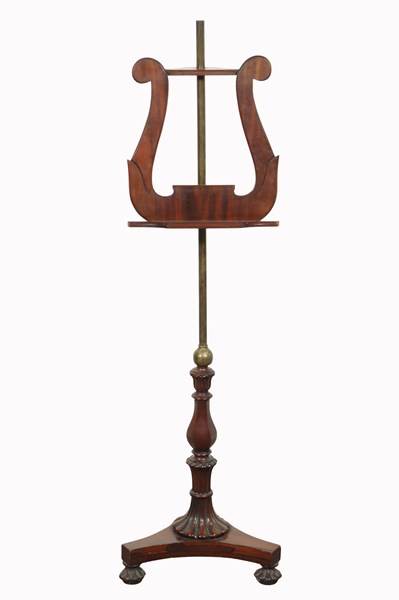 Lot 30 - MUSIC STAND