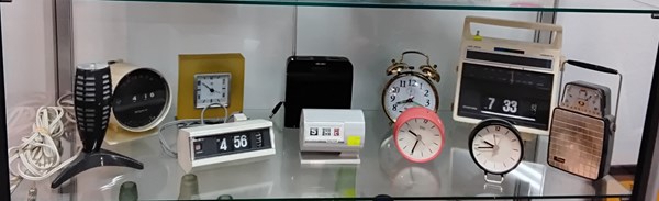 Lot 1484 - CLOCKS, RADIOS, AND CLOCK/RADIOS