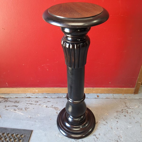 Lot 282 - TURNED PEDESTAL