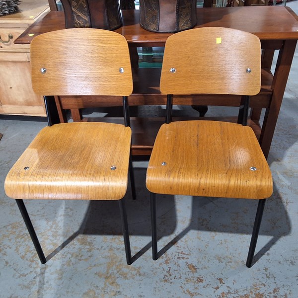 Lot 284 - PAIR OF SIDE CHAIRS