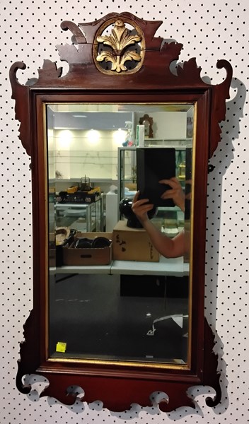 Lot 1124 - GEORGIAN MAHOGANY FRAMED MIRROR