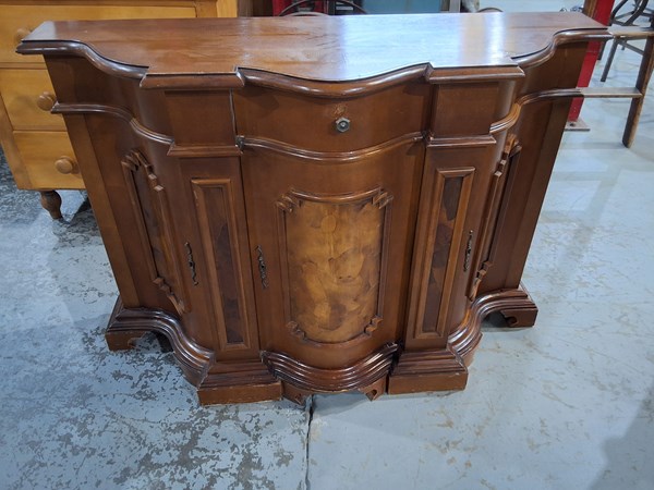 Lot 168 - CABINET