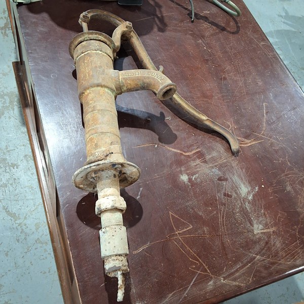 Lot 195 - VICTORIAN HAND PUMP