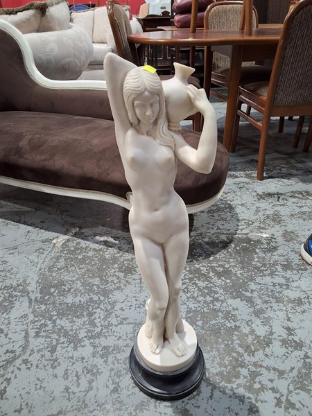 Lot 152 - STATUE