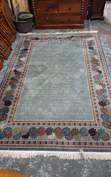 Lot 99 - RUG
