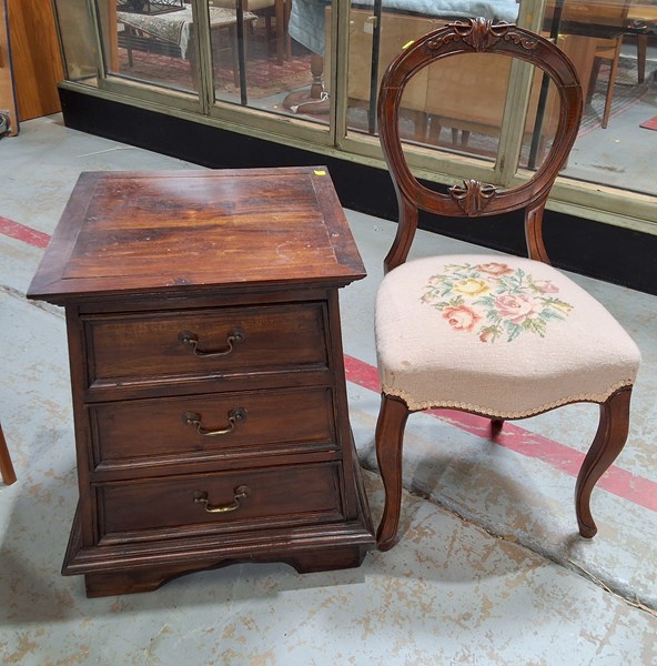 Lot 181 - FURNITURE LOT