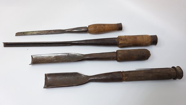 Lot 1284 - SLICK CHISELS