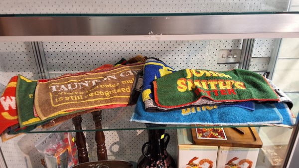 Lot 1301 - BAR TOWELS