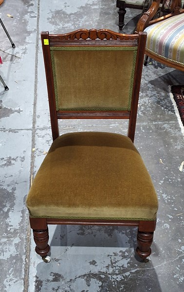 Lot 168 - NURSING CHAIR