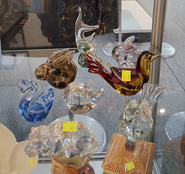 Lot 1250 - GLASS ORNAMENTS