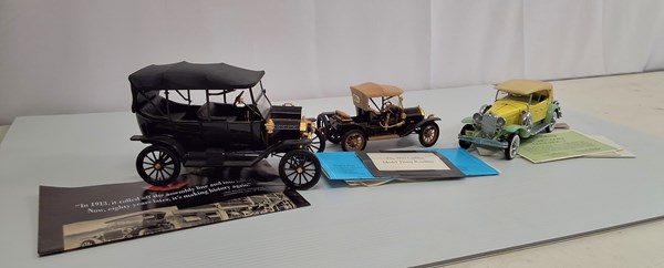 Lot 1441 - COLLECTABLE CARS