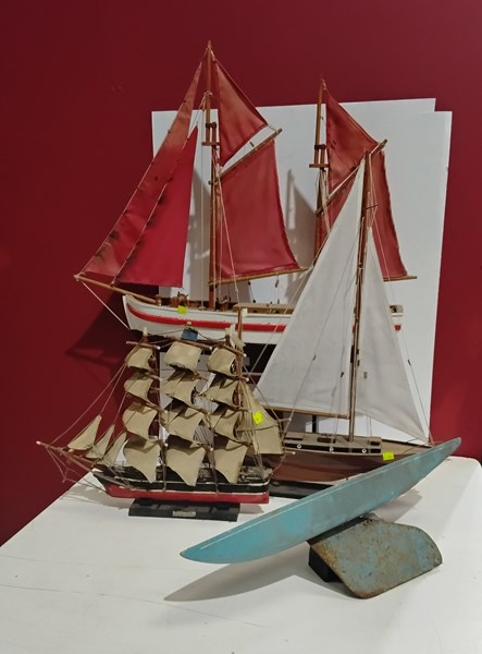 Lot 1231 - MODEL BOATS