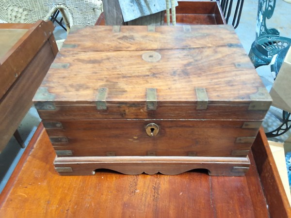 Lot 1199 - WRITING BOX