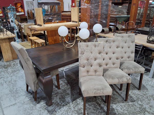 Lot 142 - DINING SETTING