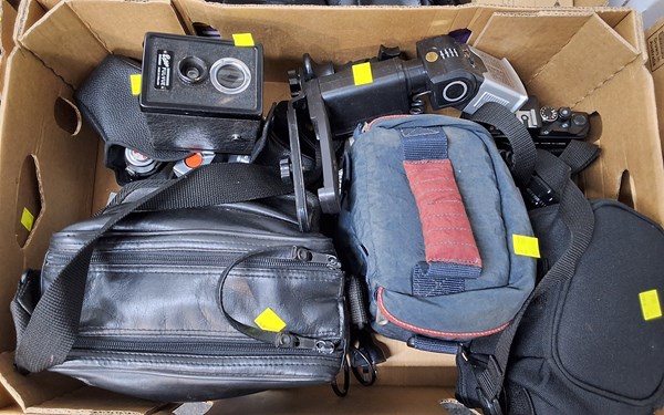 Lot 1177 - CAMERAS AND MORE