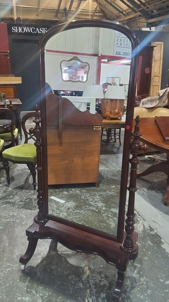 Lot 74 - CHEVAL MIRROR