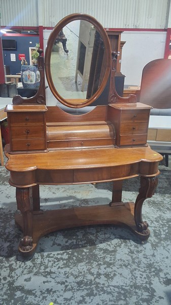 Lot 45 - DRESSING TABLE